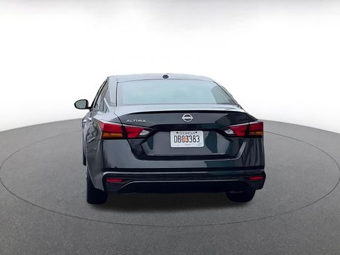 Used 2025 Nissan Altima 2.5 SV image 12