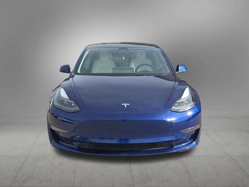 Used 2023 Tesla Model 3 Standard Range image 9
