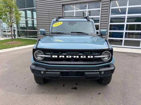 Used 2023 Ford Bronco Outer Banks AWD/4WD image 2