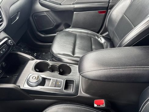 Used 2025 Ford Escape Platinum AWD/4WD image 21