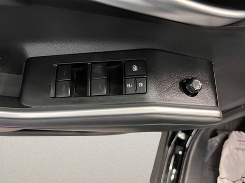 Used 2025 Toyota Highlander XSE AWD/4WD image 18