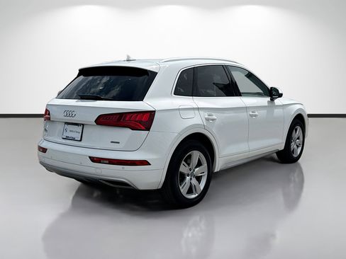 Used 2019 Audi Q5 2.0T Premium Plus w/ Premium Plus Package AWD/4WD image 3