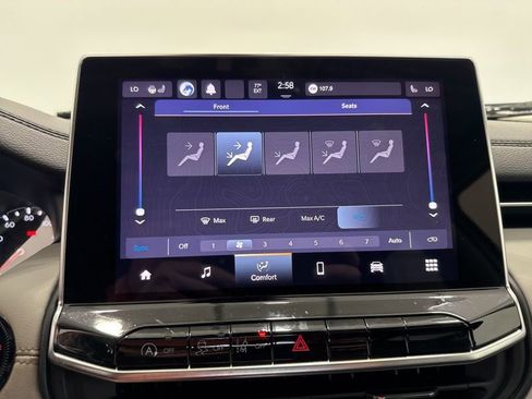 Used 2022 Jeep Compass Limited image 29