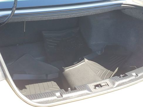 Used 2018 Ford Taurus Limited FWD image 35