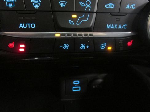 Used 2022 Ford Escape SEL image 37