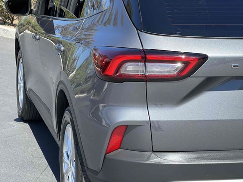 Used 2023 Ford Escape Active FWD image 50