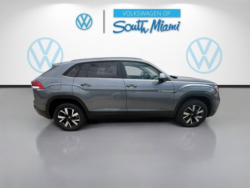 Used 2022 Volkswagen Atlas Cross Sport SE image 8