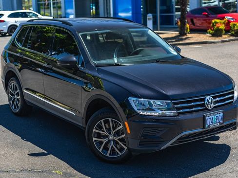 Used 2020 Volkswagen Tiguan SE AWD/4WD image 2