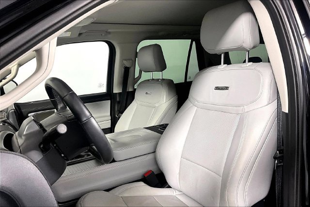Used 2025 Ford Expedition Platinum w/ Driver's Package AWD/4WD image 26