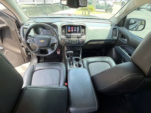 Used 2017 Chevrolet Colorado Z71 AWD/4WD image 34