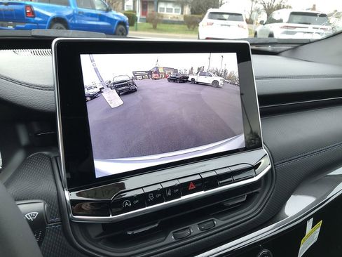 New 2026 Jeep Compass Latitude image 28