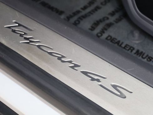 Used 2020 Porsche Taycan 4S image 33
