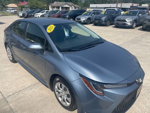 Used 2021 Toyota Corolla LE image 4