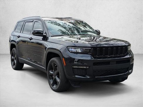 Used 2024 Jeep Grand Cherokee L Limited w/ Black Appearance Package image 8