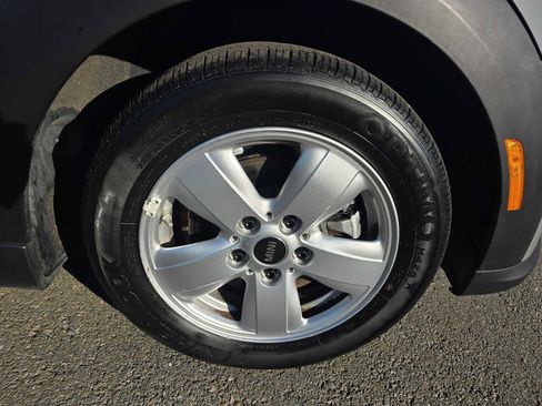 Used 2022 MINI Cooper 2-Door Hardtop image 9