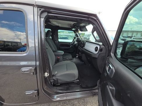 Used 2024 Jeep Wrangler Unlimited w/ Convenience Group AWD/4WD image 23