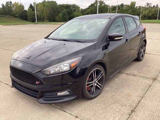 Used 2017 Ford Focus ST FWD image 2