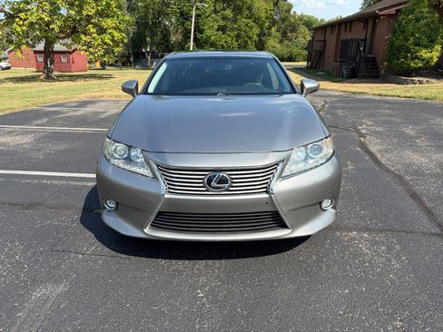 Used 2015 Lexus ES 350 w/ Luxury Package FWD image 2