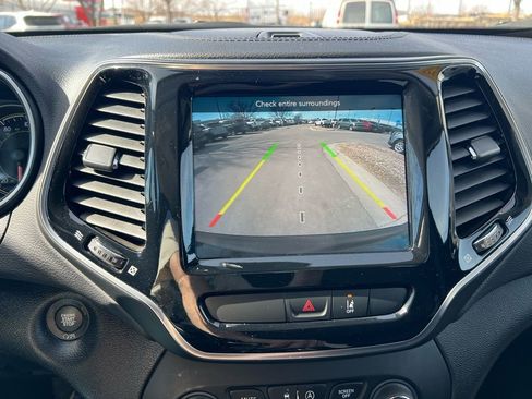 Used 2022 Jeep Cherokee Limited image 38