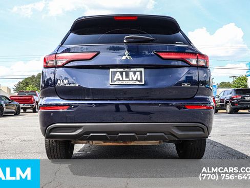 Used 2023 Mitsubishi Outlander SE image 13