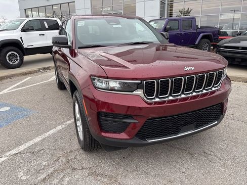 New 2026 Jeep Grand Cherokee Laredo AWD/4WD image 8