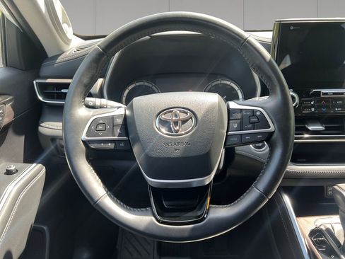 Used 2022 Toyota Highlander Limited AWD/4WD image 13