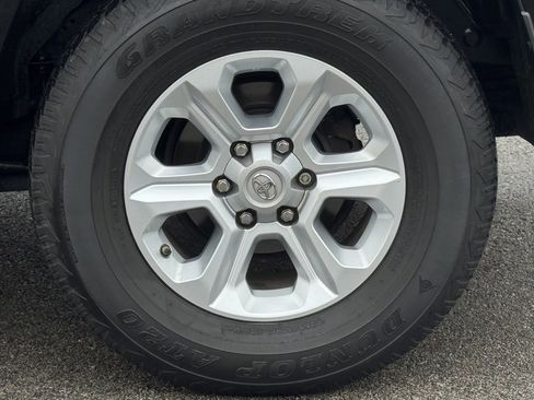 Used 2018 Toyota 4Runner SR5 image 8