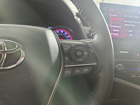 Used 2021 Toyota Camry XSE image 17