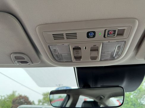 Used 2020 Honda Insight Touring image 30