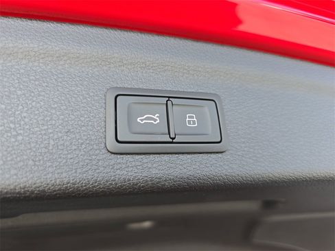 Certified 2025 Audi Q3 2.0T Premium w/ Convenience Package image 27