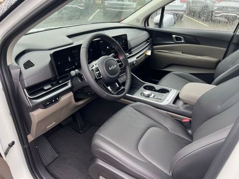 New 2026 Kia Carnival LXS FWD image 12