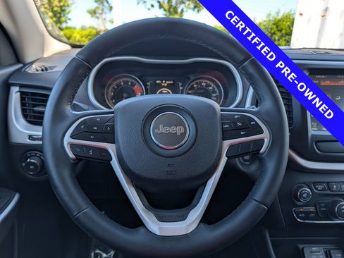 Used 2018 Jeep Cherokee Latitude Plus image 24