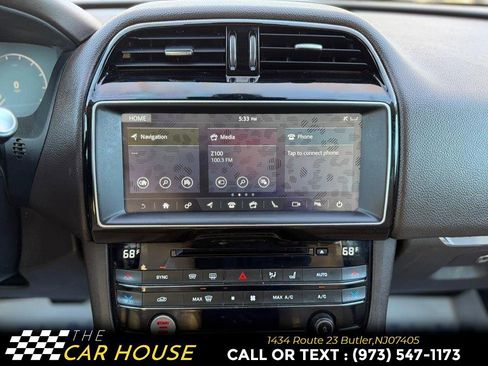 Used 2017 Jaguar F-PACE Prestige image 31