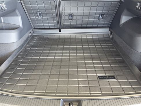 New 2026 Volkswagen Tiguan SE R-Line image 24