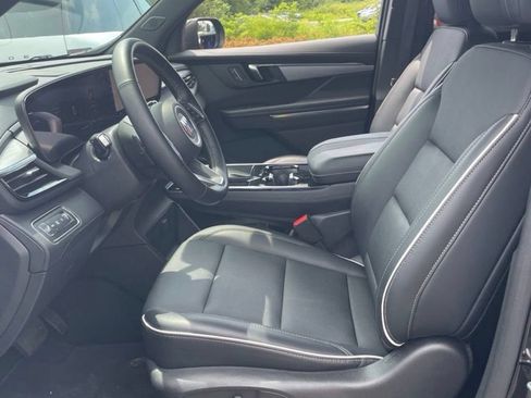 Used 2025 Buick Enclave Preferred FWD image 10