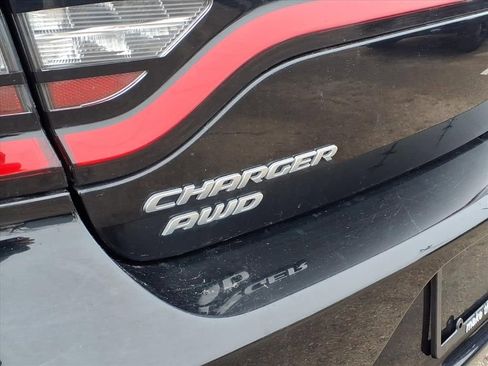 Used 2017 Dodge Charger SXT image 8