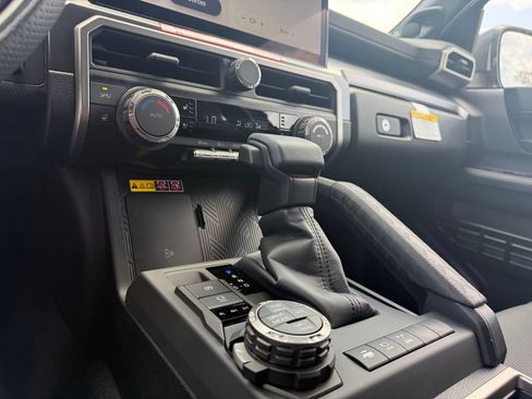 New 2026 Toyota 4Runner TRD Off-Road Premium AWD/4WD image 18