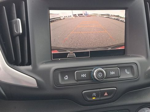 Used 2024 GMC Terrain SLE AWD/4WD image 18