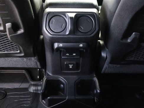 Used 2019 Jeep Wrangler Unlimited Rubicon AWD/4WD image 23
