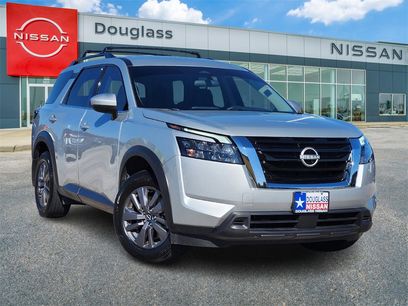 Used 2025 Nissan Pathfinder SV