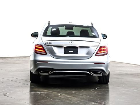 Used 2017 Mercedes-Benz E 300 image 4