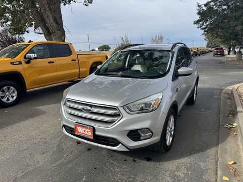 Used 2017 Ford Escape SE w/ SE Leather Comfort Package AWD/4WD image 9