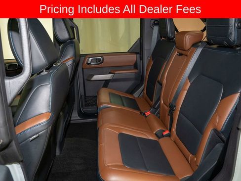 Used 2021 Ford Bronco Outer Banks AWD/4WD image 8
