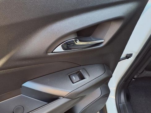 New 2025 Chevrolet Trax LT w/ Driver Confidence Package image 8