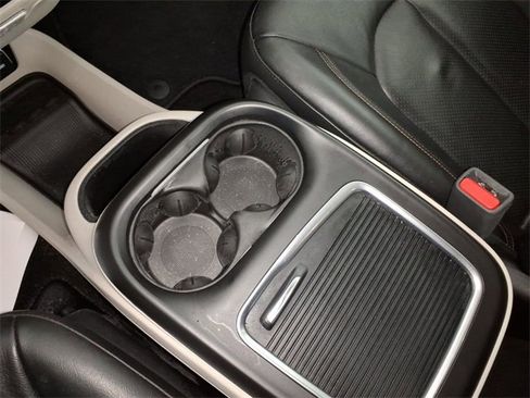 Used 2017 Chrysler Pacifica Touring-L Plus image 22