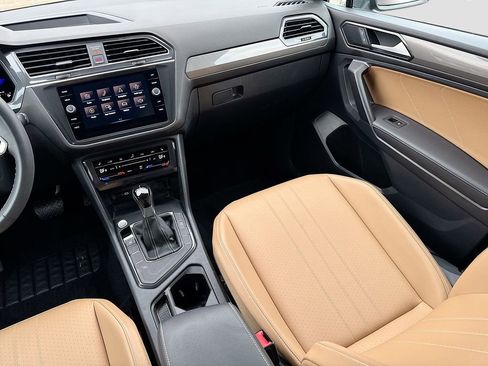 Used 2022 Volkswagen Tiguan SE image 30