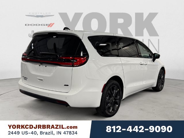 New 2026 Chrysler Pacifica Select AWD/4WD image 5