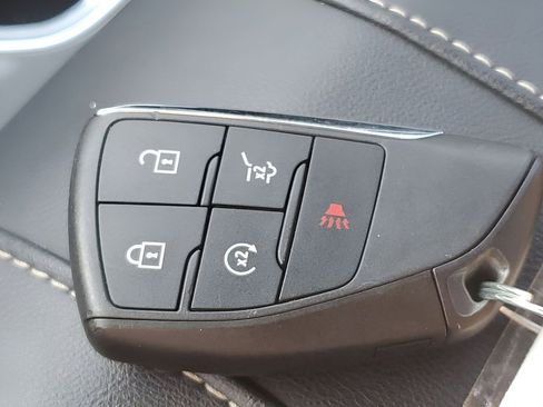 Used 2025 GMC Acadia Elevation image 39