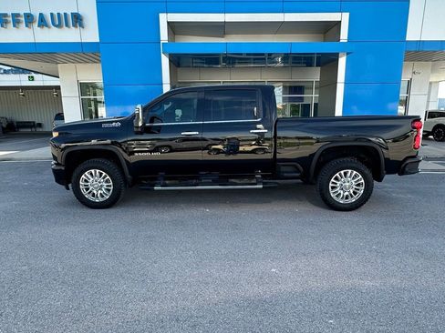 Used 2022 Chevrolet Silverado 3500 High Country w/ Z71 Off-Road Package AWD/4WD image 3
