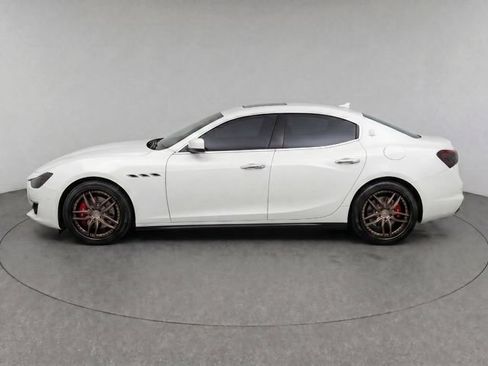 Used 2019 Maserati Ghibli S RWD image 4